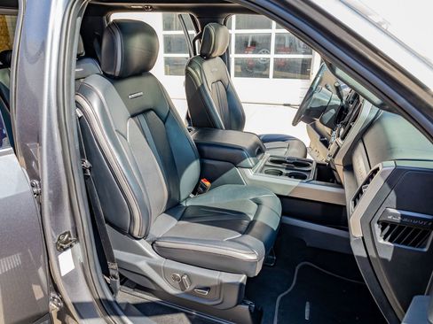 Used 2022 Ford F350 Platinum w/ FX4 Off-Road Package image 29