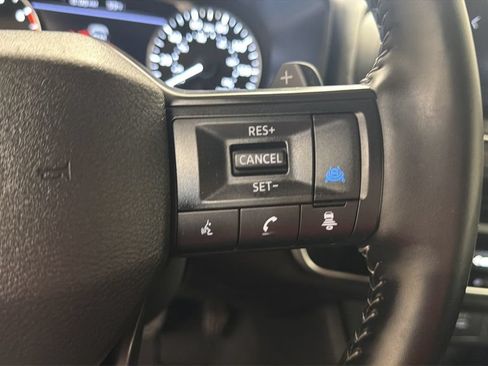 Used 2025 Nissan Rogue SV AWD/4WD image 16