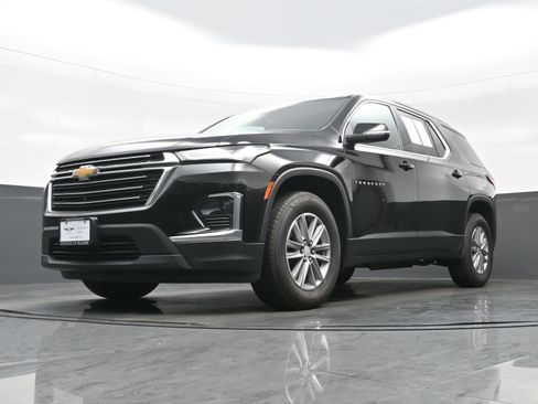 Used 2022 Chevrolet Traverse LT image 28