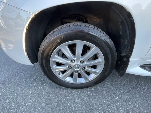 Used 2010 Lexus LX 570 4WD image 42
