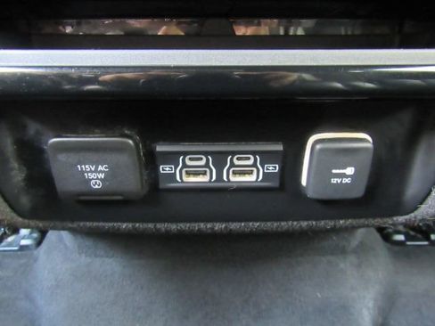 Used 2024 Jeep Wagoneer Series II w/ Flexible Seating Group RWD image 32