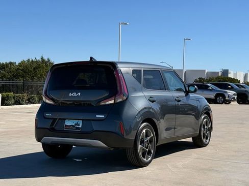 Used 2023 Kia Soul EX image 7