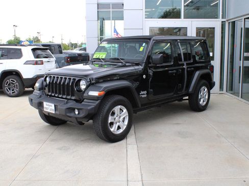 Used 2021 Jeep Wrangler Unlimited Sport w/ Sun And Sound Package AWD/4WD image 3