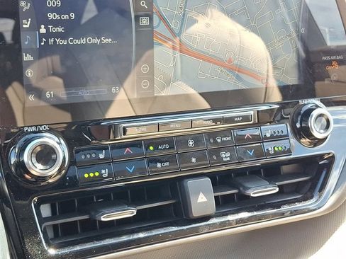 Certified 2020 Toyota Highlander Limited image 16