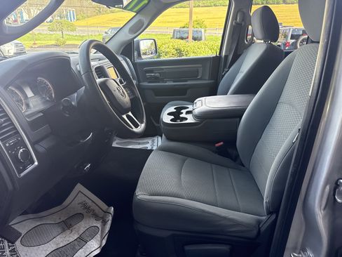 Used 2017 RAM 1500 Classic SLT AWD/4WD image 12