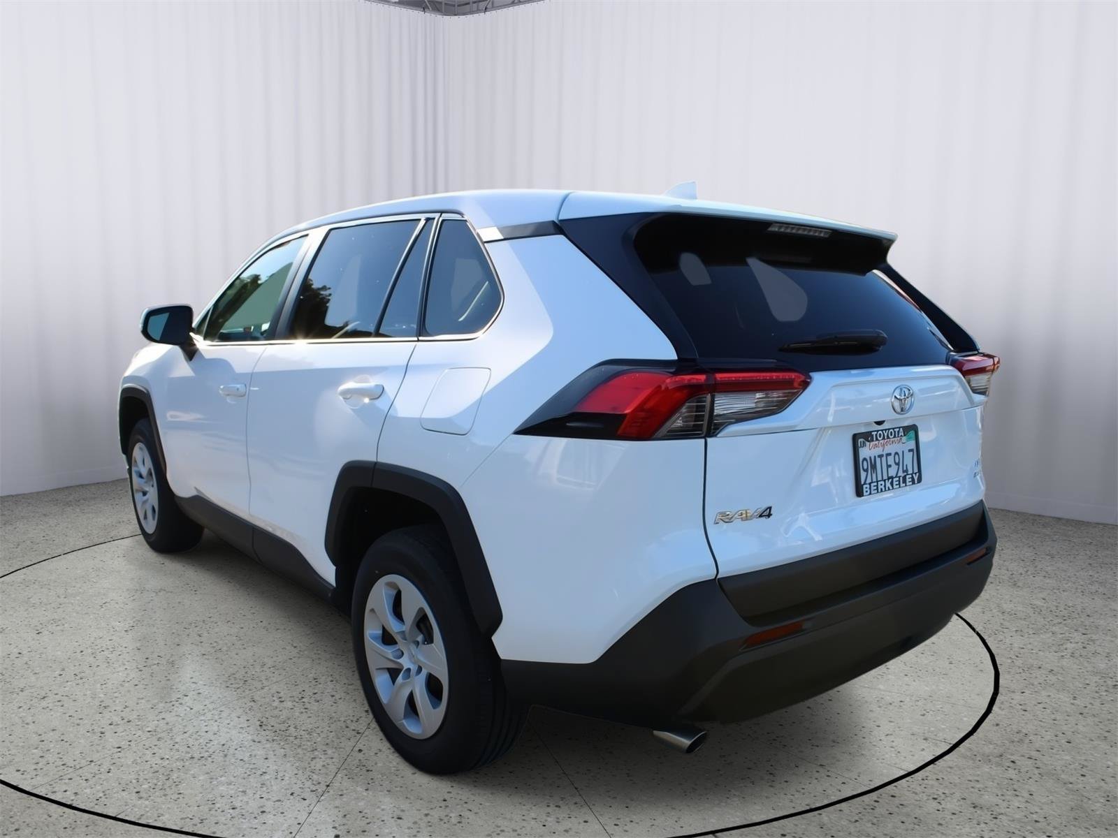 Certified 2024 Toyota RAV4 LE AWD/4WD image 6