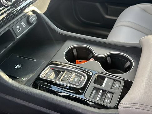 Used 2025 Honda Pilot Touring image 21