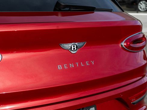Used 2024 Bentley Bentayga Extended Wheelbase image 10