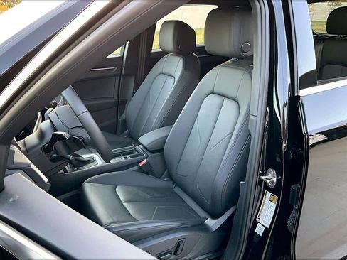 Used 2025 Audi Q3 2.0T Premium Plus w/ Premium Plus Package image 8