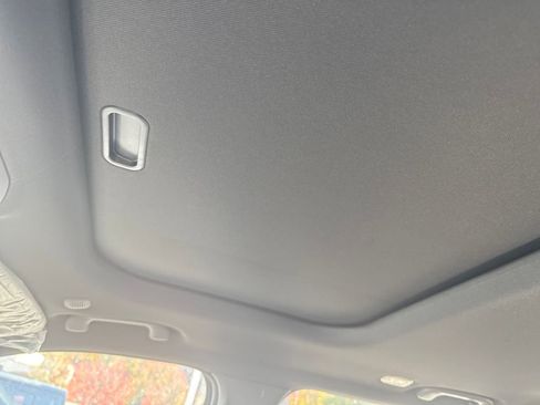 New 2025 Jeep Grand Cherokee Altitude image 21