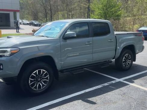 Certified 2023 Toyota Tacoma TRD Sport w/ Technology Package AWD/4WD image 4