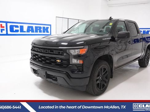 Used 2023 Chevrolet Silverado 1500 Custom image 1