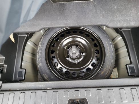 Used 2021 Chevrolet Equinox LS FWD image 10