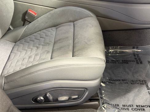 Used 2023 Audi e-tron GT Premium Plus image 12