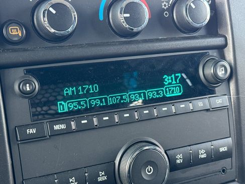 Used 2024 Chevrolet Express 2500 w/ Driver Convenience Package image 18