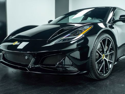 New 2025 Lotus Emira image 8