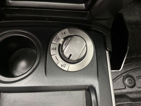Used 2019 Toyota 4Runner SR5 Premium AWD/4WD image 17