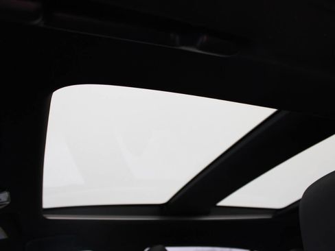 Used 2021 Toyota Venza Limited w/ Advanced Technology Package image 11