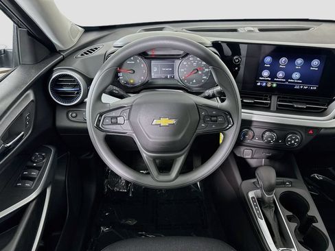 New 2026 Chevrolet Trax LS w/ LS Convenience Package FWD image 21