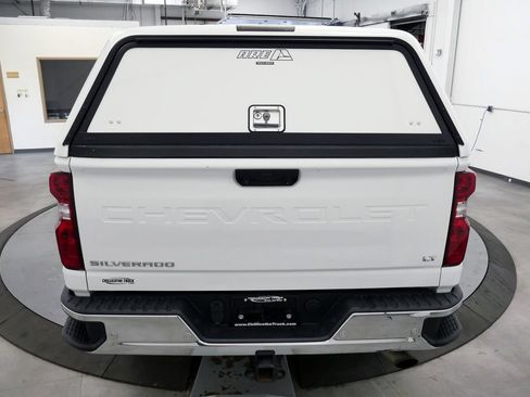 Used 2021 Chevrolet Silverado 2500 LT w/ Convenience Package AWD/4WD image 6
