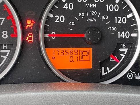 Used 2008 Nissan Pathfinder SE w/ Premium Pkg image 35