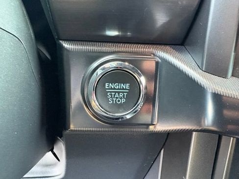 Used 2025 Ford F150 Lariat AWD/4WD image 25