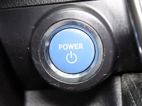 Used 2014 Toyota Camry SE image 16