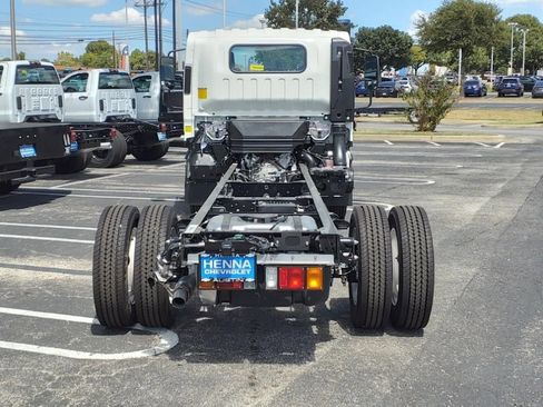 New 2025 Chevrolet Low Cab Forward image 5