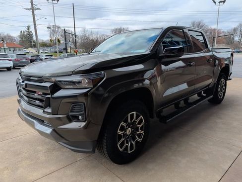 Used 2023 Chevrolet Colorado Z71 w/ Z71 Convenience Package 2 image 3