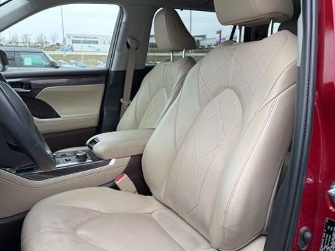 Used 2022 Toyota Highlander Platinum image 8