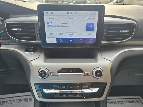 Used 2022 Ford Explorer XLT w/ Equipment Group 202A image 7