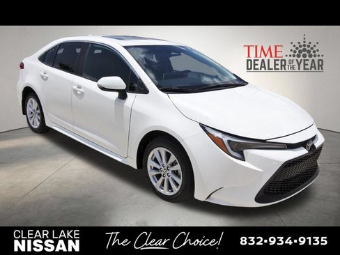 Used 2024 Toyota Corolla XLE FWD image 9