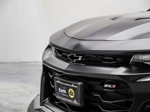 Used 2018 Chevrolet Camaro ZL1 RWD image 32