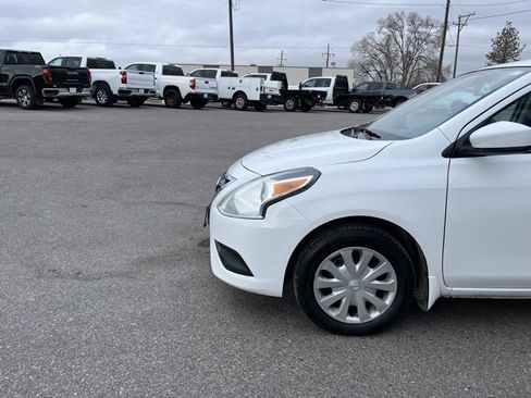 Used 2015 Nissan Versa SV image 5
