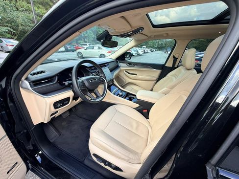 Used 2021 Jeep Grand Cherokee L Limited AWD/4WD image 8