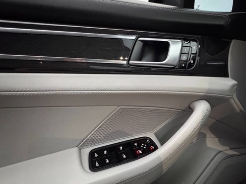 Used 2017 Porsche Panamera Turbo w/ Premium Package Plus image 34