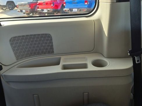 Used 2020 Dodge Grand Caravan SE w/ UConnect Hands-Free Group image 57