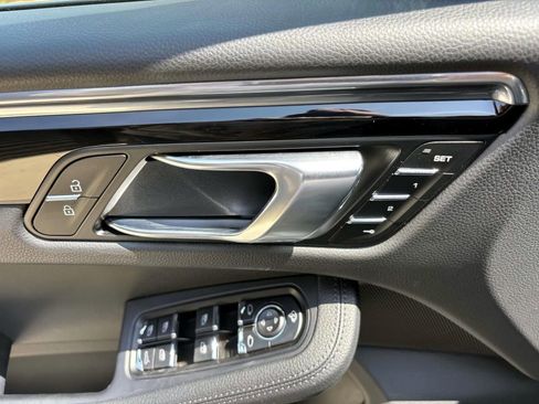 Certified 2026 Porsche Macan AWD/4WD image 23