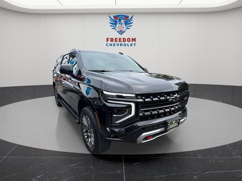 Used 2025 Chevrolet Suburban Z71 AWD/4WD image 8