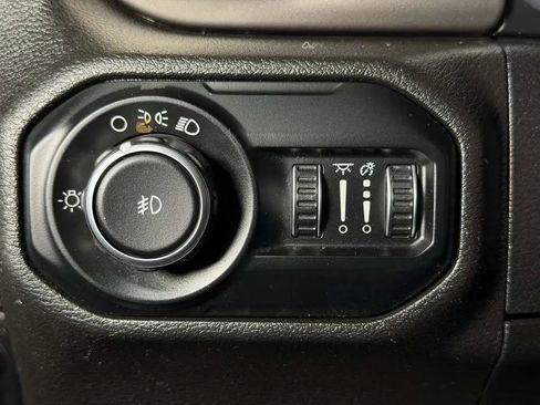 Used 2018 Jeep Wrangler Sport AWD/4WD image 23