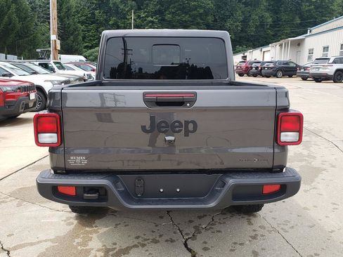 New 2026 Jeep Gladiator Sport AWD/4WD image 4