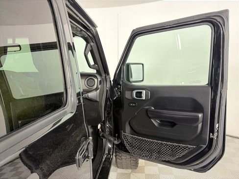 Used 2019 Jeep Wrangler Unlimited Sport S AWD/4WD image 31