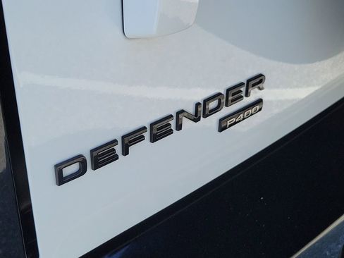 Used 2023 Land Rover Defender 90 X-Dynamic SE image 5