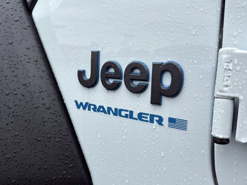 Used 2023 Jeep Wrangler Unlimited w/ Cold Weather Group AWD/4WD image 33