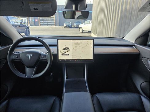 Used 2020 Tesla Model Y Long Range image 5