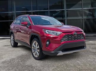 Used 2019 Toyota RAV4 Limited w/ Cold Weather Package FWD video 1