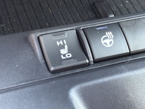 Used 2026 Toyota Corolla Cross XLE w/ Convenience Package AWD/4WD image 30