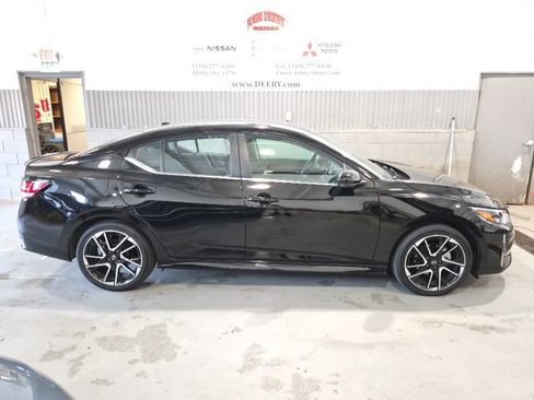 Used 2024 Nissan Sentra SR FWD image 2