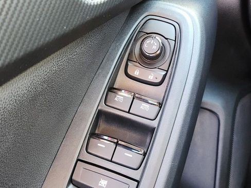 Used 2025 Subaru Crosstrek 2.0i Premium image 41