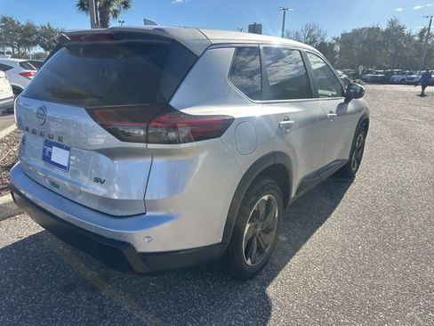 Used 2024 Nissan Rogue SV image 38